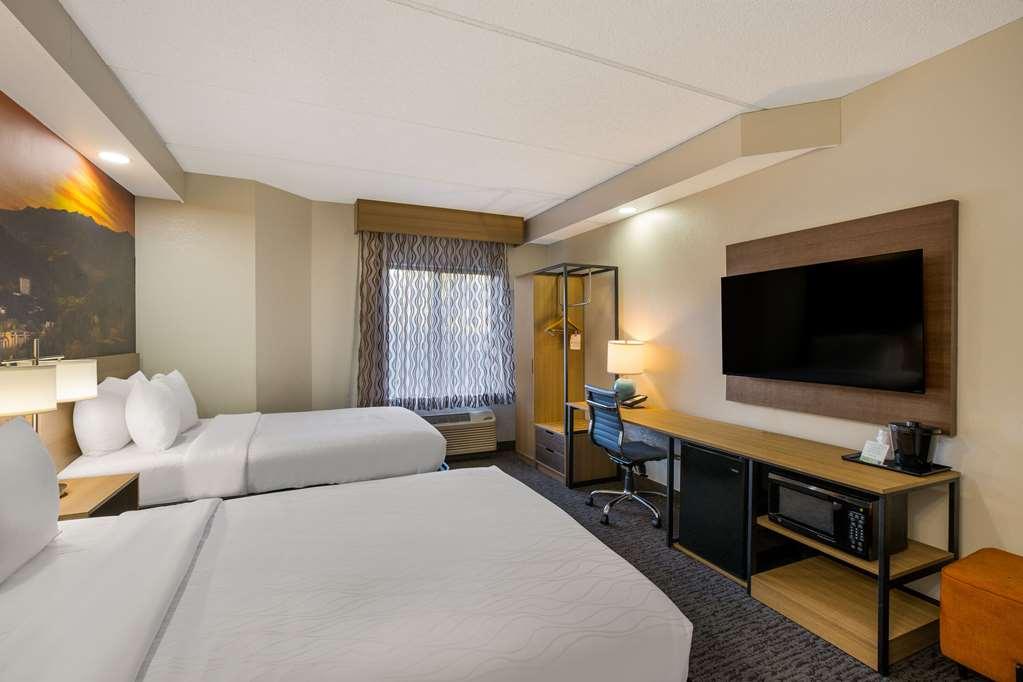 Clarion Pointe Sevierville-Pigeon Forge Стая снимка
