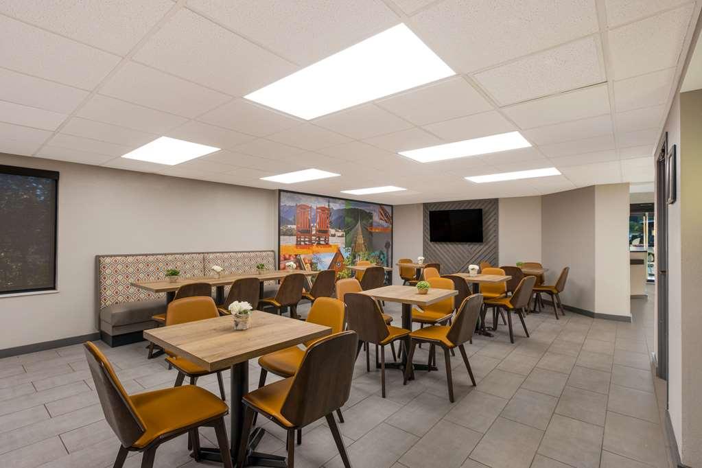 Clarion Pointe Sevierville-Pigeon Forge Ресторант снимка